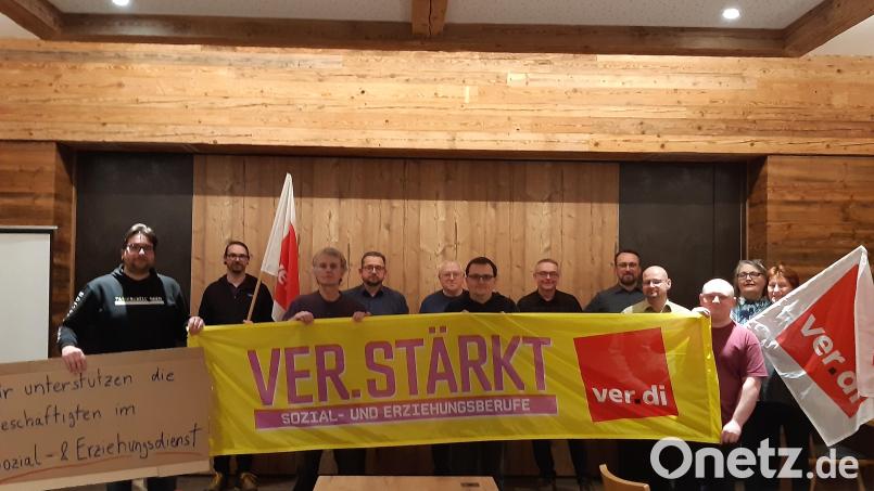 Der neue Ortsvorstand von Verdi Sulzbach-Rosenberg mit Stefan Dietl (links) an der Spitze. Bild: Birner, Kathrin &lt;kathrin.birner@verdi.de&gt;