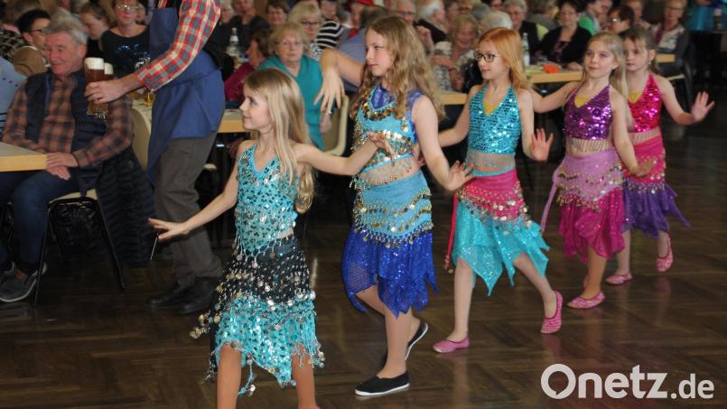 Die Kinderbauchtanzgruppe &quot;Amirah&quot; des TV Waldsassen in Action. Bild: kro