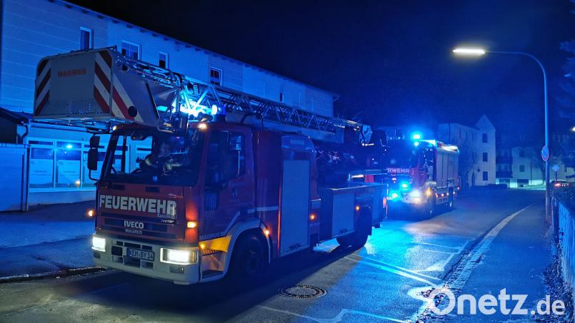 Feuerschein in Kemnath entpuppt sich als flackernde Kerze. Bild: mde