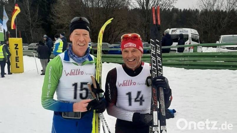 Bernhard Langer (rechts) und Stefan Theine liefen zeitgleich auf der 15-km-Strecke über die Ziellinie. Bild: Privat/exb