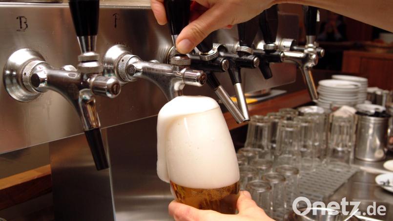 Das Amberger Bier wird teurer – beziehungsweise ist es das schon. Drei von sechs Brauereien haben die Preise erhöht. Die Konkurrenz zieht bald nach. Bild: Petra Hartl