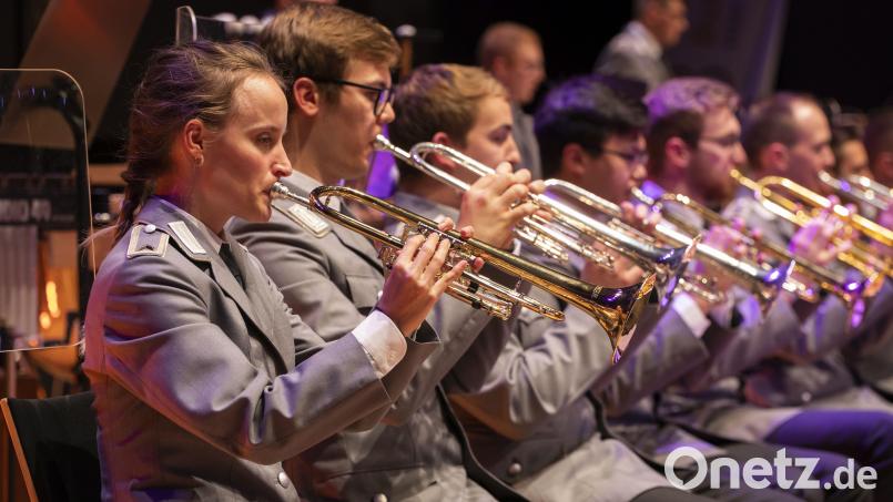 Das Ausbildungsmusikkorps der Bundeswehr spielt für die Jugendblaskapelle. Das Konzert am 2. April läutet den Kultursommer ein. Bild: Bundeswehr/exb