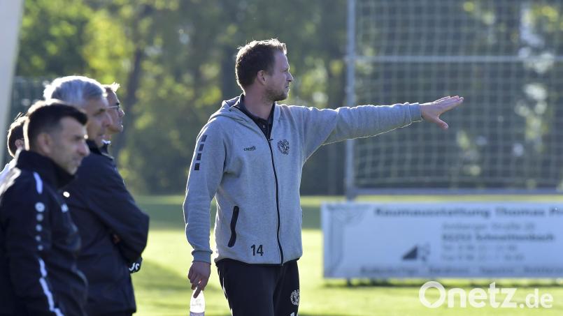 Kai Hempel, Trainer der DJK Gebenbach, hat ein Ziel für das Spiel in Aschaffenburg. Archivbild: Hubert Ziegler