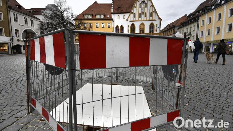 Ambergs kleinste "Baustelle" mitten auf dem Marktplatz. Bild: Petra Hartl
