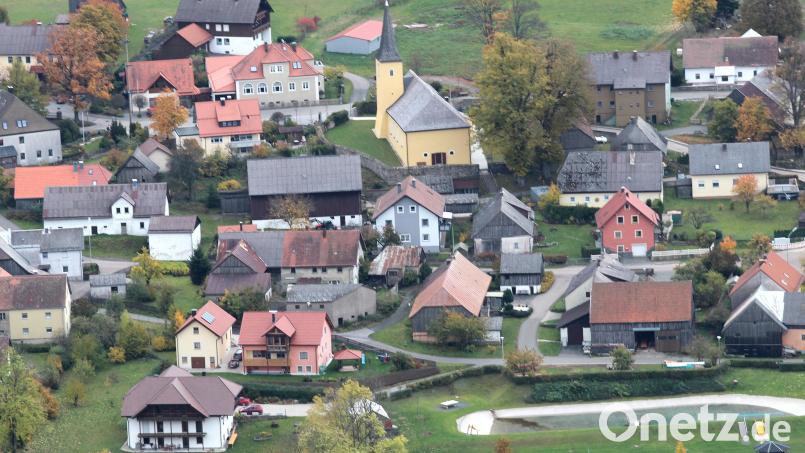 Die Gemeinde Stadlern geht schuldenfrei ins nächste Etatjahr. Der Gemeinderat befasste sich in seiner Sitzung mit Ausgabe-Positionen im Etat 2021, bei welchen sich geringfügige Veränderungen ergaben haben. Luftbild: akp