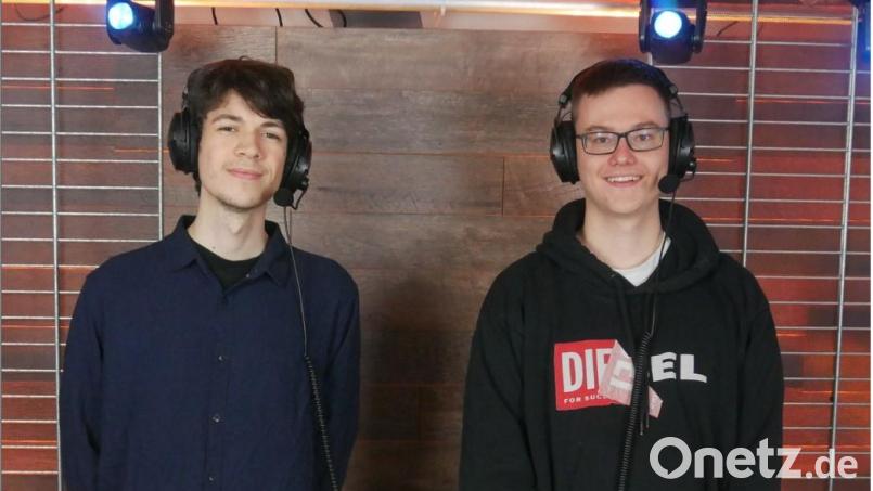 Ihr fehlendes Talent ersetzen Marco und Thimo beim Videospiel &quot;League of Legends&quot; ganz einfach durch Humor. Bild: exb
