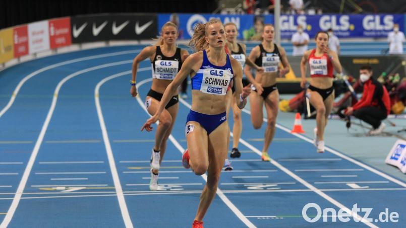 Corinna Schwab (vorne) sprintete im Finale über 400 Meter weit vor ihren fünf Konkurrentinnen ins Ziel. Bild: Theo Kiefner