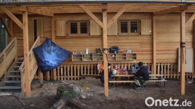Ein Bauwagen wie hier in Irchenrieth soll auch Herzstück des neuen Waldkindergartens in Etzenricht werden. Bild: fz
