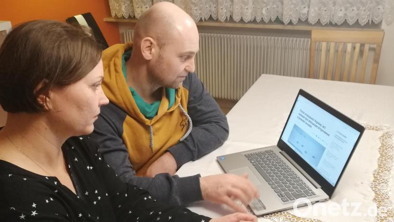 Katalin und Peter Toth verfolgen mit Bangen alle Nachrichten und Neuigkeiten aus der Ukraine. Bild: dir