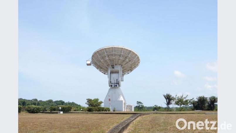 Ein Radioteleskop auf dem Gelände des Weltraumbahnhofs in Kourou. Bild: Janne Kieselbach/dpa