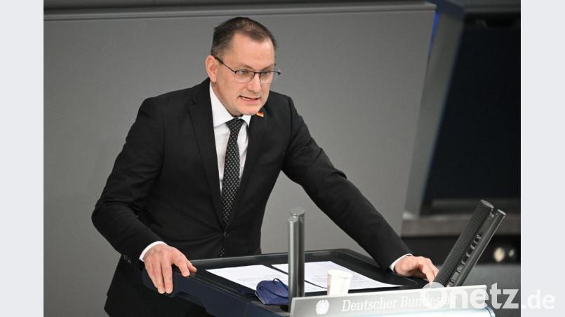 „Für die Kriegshandlungen sind nicht die Ukrainer verantwortlich“, sagt der AfD-Fraktionsvorsitzende Tino Chrupalla. Bild: Bernd von Jutrczenka/dpa