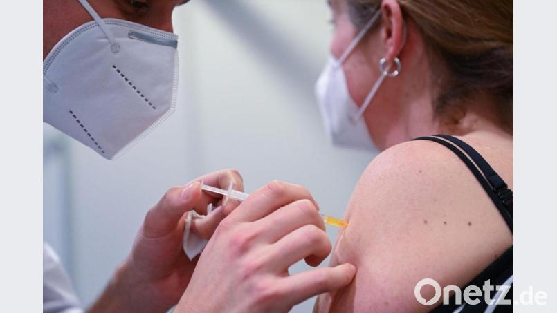 Die Weltgesundheitsorganisation (WHO) wird ihren 194 Mitgliedstaaten künftig ein technisches Rahmenwerk für die Einführung von digitalen Impfzertifikaten zur Verfügung stellen. Bild: Bernd Weißbrod/dpa