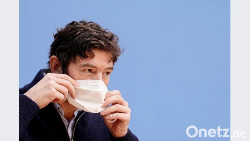 Christian Drosten glaubt nicht an einen infektionsfreien Sommer. Bild: Kay Nietfeld/dpa
