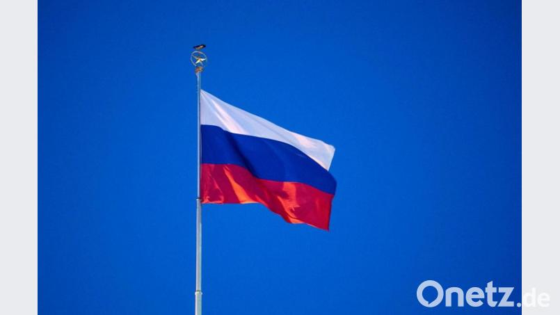 Die Flagge der Russischen Föderation. Bild: Christophe Gateau/dpa
