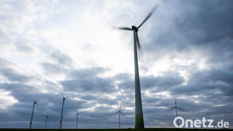 Das stürmische Wetter der vergangenen Wochen hat im Februar für einen Windstrom-Rekord gesorgt. Bild: Christophe Gateau/dpa