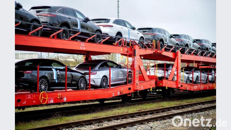 Die Autobranche bekommt die Auswirkungen des Kriegs in der Ukraine schon zu spüren. Bild: Hauke-Christian Dittrich/dpa