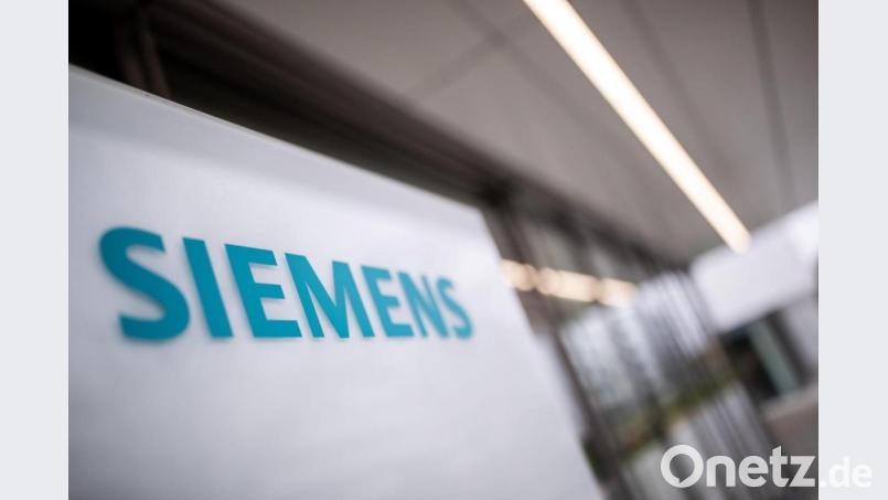 Das Schriftzug-Logo des deutschen Industriekonzerns Siemens. Bild: Daniel Karmann/dpa