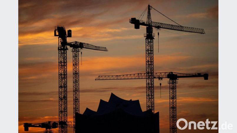 Der Krieg in der Ukraine wird laut HWWI auch Auswirkungen auf die Wirtschaftsleistungen in Deutschland haben. Bild: Christian Charisius/dpa
