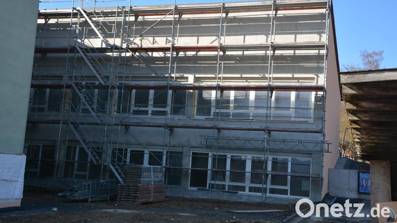Für die Baustelle Grundschule soll jetzt ein Bauzeitenplan aufgestellt werden, um endlich die finale Phase der Maßnahme zu erreichen. Bild: jr