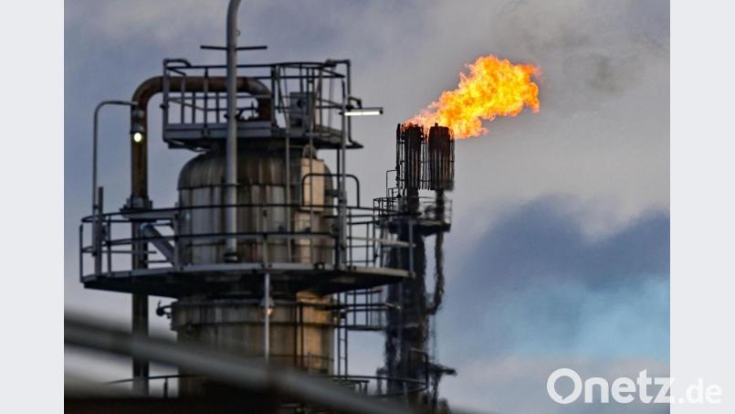 Als Reaktion auf den Ukraine-Krieg und zur Beruhigung des Ölmarktes hat die Bundesregierung einen Teil der nationalen Ölreserve freigegeben. Bild: Patrick Pleul/dpa-Zentralbild/dpa