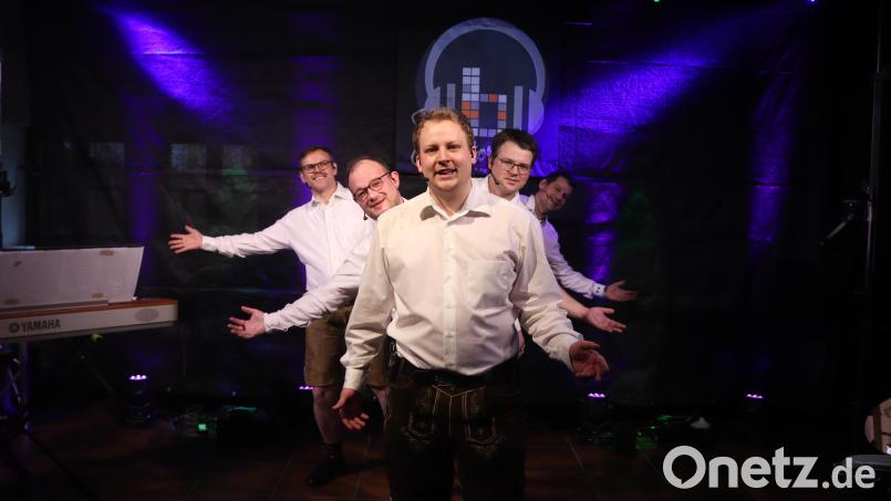 Joachim Scheibl, Josef Miethaner, Johannes Haider, Thomas Haider und Michael Haider (von links) fiebern schon der Premiere entgegen. Bild: pi