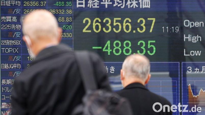 Die asiatische Leitbörse in Tokio erleidet starke Verluste. Bild: Rodrigo Reyes Marin/ZUMA Press Wire/dpa