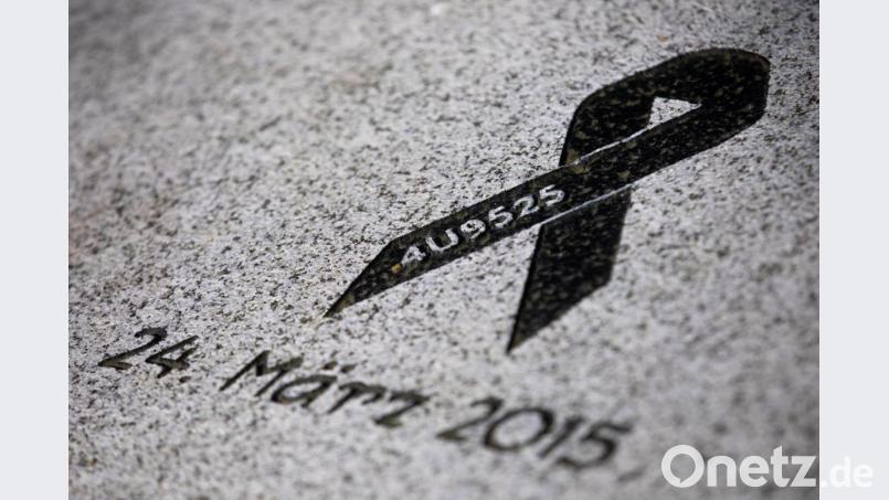 Am 24. März 2015 zerschellte der Germanwings-Airbus mit der Flugnummer 4U9525 an einem Berg in den Alpen. Alle 150 Insassen starben. Bild: Rolf Vennenbernd/dpa
