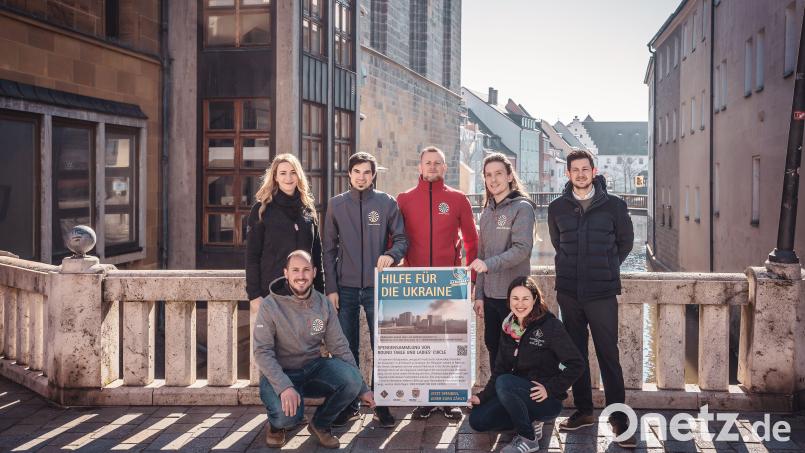 Mitglieder von Round Table 69 Amberg und 235 Amberg-Sulzbach sowie die Damen des noch jungen Amberger Serviceclubs „Ladies‘ Circle“ werden auf der Krambrücke um finanzielle Hilfe für die Ukraine bitten. Bild: MG Fotografie/exb