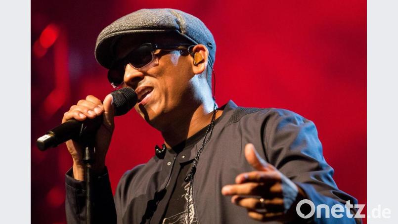 Muss seine geplante Tour absagen: Sänger Xavier Naidoo. Bild: Alexandra Wey/Keystone/dpa