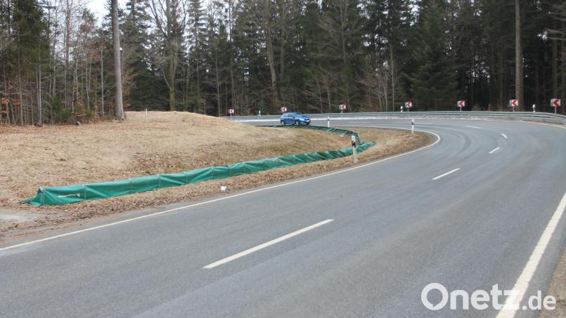 An den Schutzzäumen entlang gilt: Langsam fahren! Bild: pi