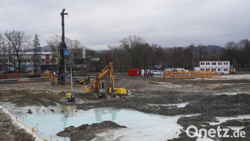 Für die Rohbauarbeiten der neuen Realschule Kemnath an der Berndorfer Straße ist alles vorbereitet. Bild: kaz