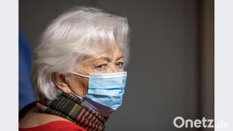 Belgiens Königin Paola hat sich einen Bruch zugezogen und muss sich jetzt ausruhen. Bild: Olivier Matthys/Pool AP/dpa