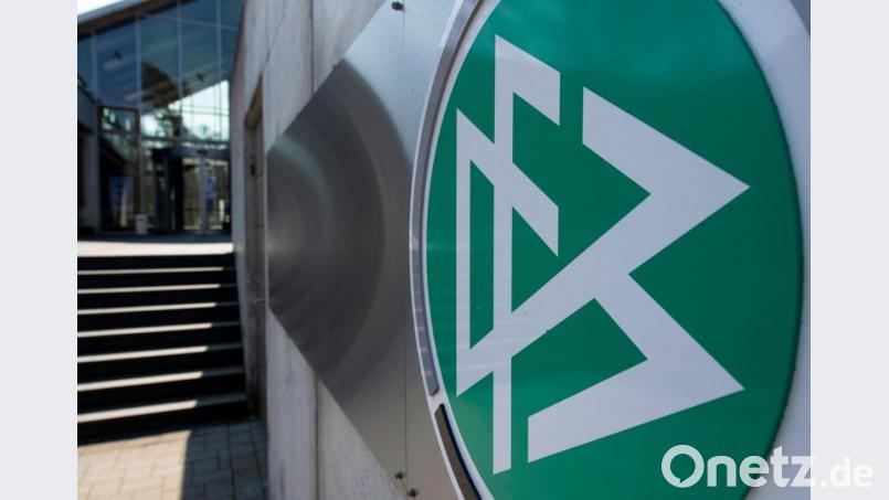 Beim Deutschen Fußball-Bund gab es Durchsuchungen. Bild: Boris Roessler/dpa