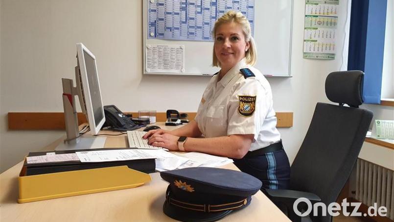 Sieht nur auf den ersten Blick nach Inspektion Hengasch aus. Bernadette Brünnig sitzt hier in einem Verhörzimmer in der Inspektion in Weiden. Bild: Würth, Wolfgang