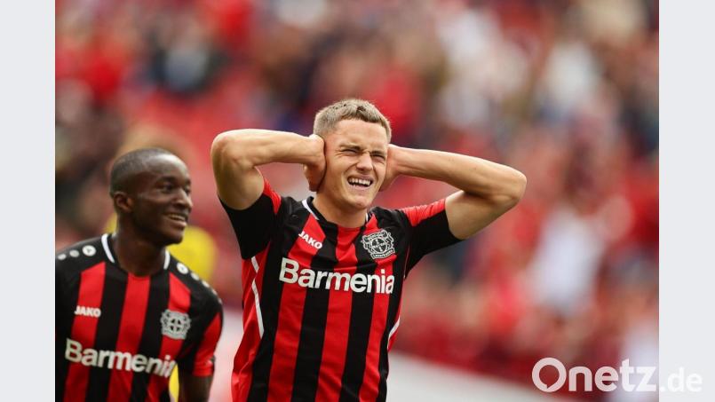 Leverkusens Florian Wirtz (M) bejubelt einen Treffer. Bild: Rolf Vennenbernd/dpa/Archivbild