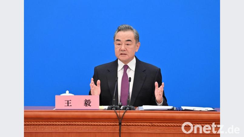 Wang Yi, Außenminister von China, spricht am Rande der laufenden Jahrestagung des chinesischen Volkskongresses bei einer Pressekonferenz. Bild: Li Xin/Xinhua/dpa
