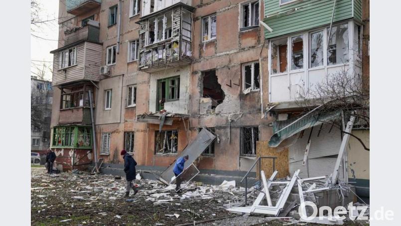 Menschenrechtler bezeichnen die Lage in der umkämpften Stadt Mariupol als katastrophal. Bild: Evgeniy Maloletka/AP/dpa