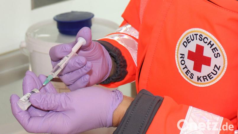 Laut BRK-Angaben gibt es in der Region Amberg-Sulzbach noch ca. 20.000 Senioren ab 70 Jahren, die der Impfempfehlung für eine zweite Auffrischimpfung noch nicht gefolgt sind, das seien "alarmierende Zahlen". Symbolbild: BRK/exb