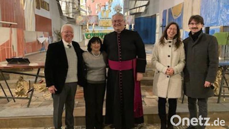Die Mitwirkenden der geistlichen Andacht waren Vadim Vasilkov, Ludmila Portnova, Monsignore Thomas Schmid sowie Stefanie und Günter Jehl (von links). Bild: Günter Jehl/exb