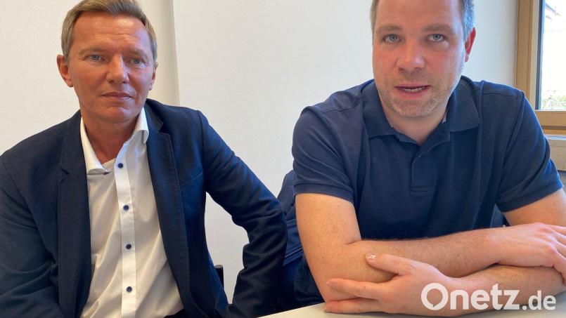 Nabburg kann mehr: Dieser CSU-Wahlslogan aus dem Kommunalwahljahr 2020 hat sich seither bewahrheitet, meinen Ortsvorsitzender Tobias Knechtel (rechts) und Fraktionssprecher Hans-Georg Dobler (links). Bild: Wilhelm Amann