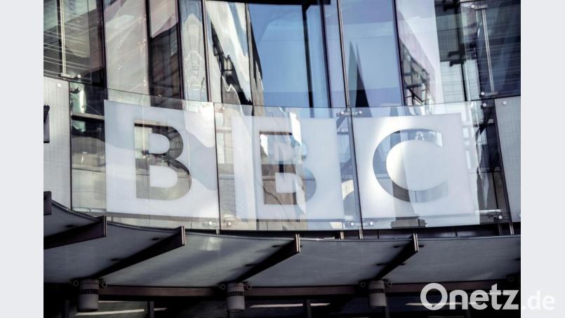 Die BBC hatte die Arbeit ihrer Journalistinnen und Journalisten wegen eines neuen Mediengesetzes in Russland vorübergehend eingestellt. Bild: Ian West/PA Wire/dpa