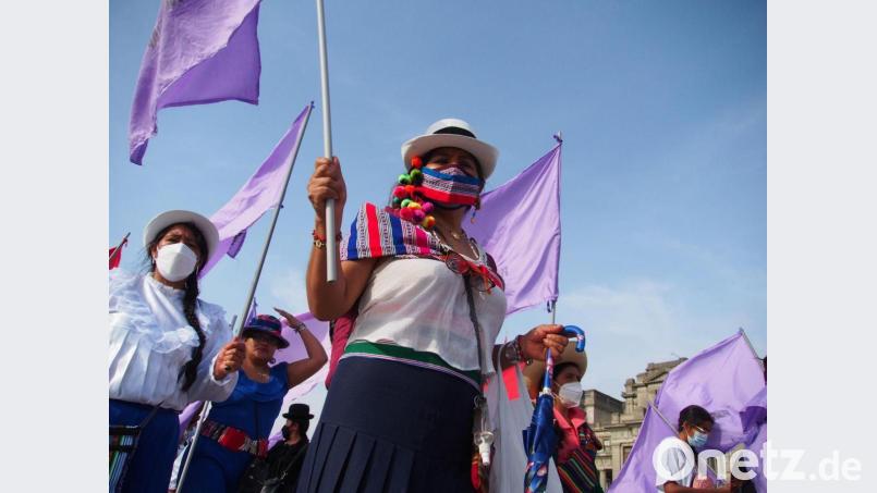 Indigene Frauen demonstrierten in Perus Haupstadt Lima für Frauenrechte. Bild: Carlos Garcia Granthon/ZUMA Press Wire/dpa