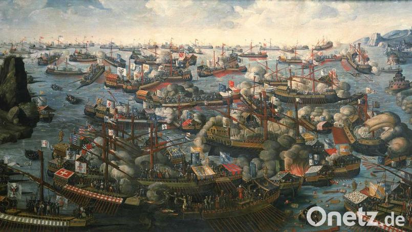 Feuer, Rauch und kämpfende Menschen auf den Schiffdecks: Dieses Gemälde eines unbekannten Künstlers zeigt die grausame Realität der Seeschlacht von Lepanto. Bild: National Maritime Museum