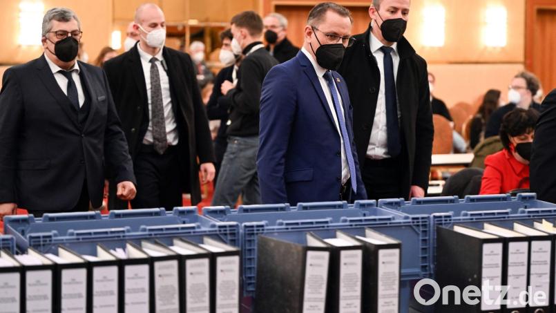 Der Verfassungsschutz will die AfD weiter als Verdachtsfall führen und entsprechend beobachten. Bild: Federico Gambarini/dpa