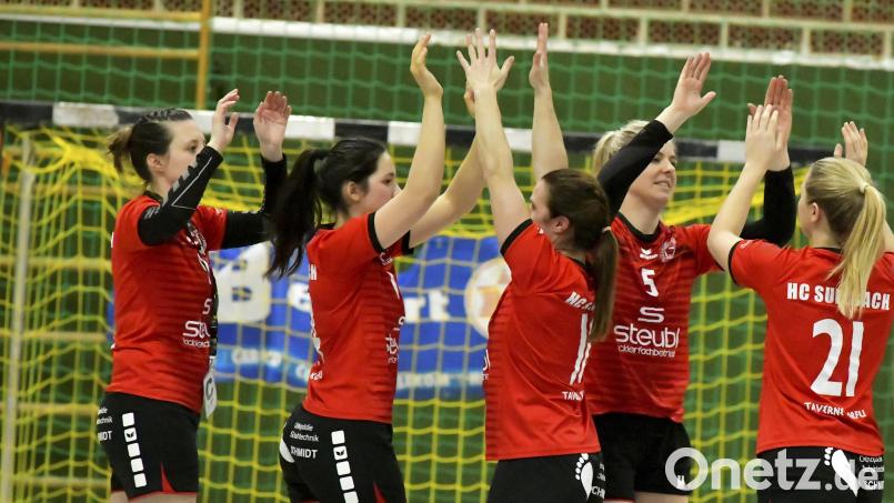 Die Sulzbacher Handballerinnen freuen sich über ihren 27:18-Heimsieg gegen Ingolstadt. Im Auswärtsspiel beim Tabellennachbarn Schwabach wollen sie gleich nachlegen. Archivbild: Hubert Ziegler