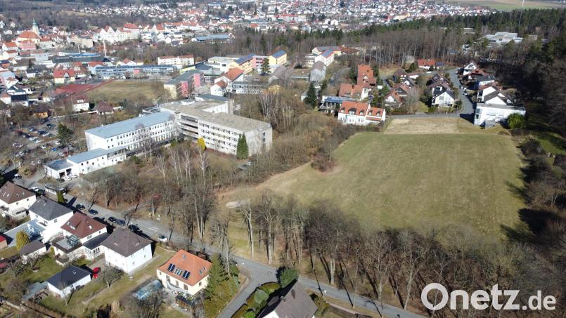 Dieses Grundstück zwischen der Felixallee am unteren Bildrand und der Bildstraße soll Baugrund werden. Die Ausgestaltung ist jedoch heiß umstritten. Luftbild: Gustl Beer