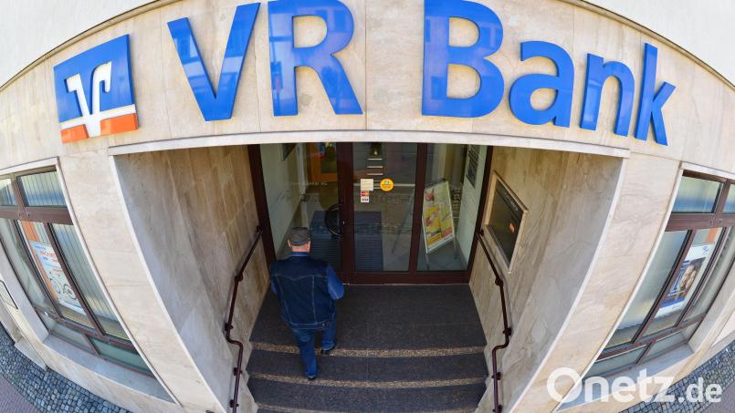 Eine Filiale der VR Bank Symbolbild: Martin Schutt