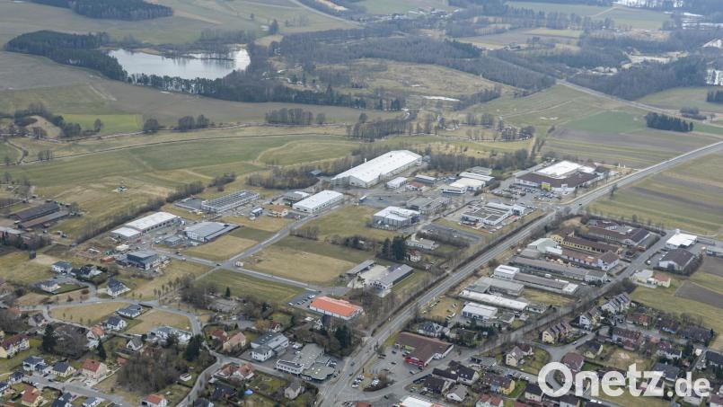 Das Gewerbegebiet vor den Toren Tirschenreuths. Luftbild: mür