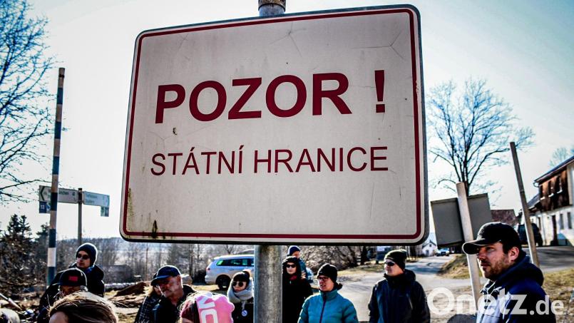 Das Ovigo-Team begab sich auch auf Grenzwanderung in Schönsee Bild: Freya Fehse