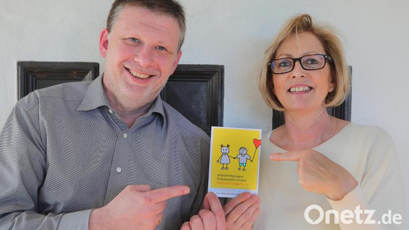 Petra Waldhauser und Marco Kind von der Selbsthilfegruppe krebskranker Kinder engagieren sich seit vielen Jahren für Menschen, die unbedingt Hilfe brauchen. Bild: Wolfgang Steinbacher